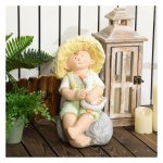 Tuinbeeld - Decoratieve Makers - Weerbestendig - Jongen met strohoed - Beige